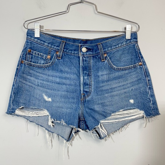 Levi’s Iconic 501 Denim Jean Short Button Fly Medium Wash Size 27 - Picture 6 of 15